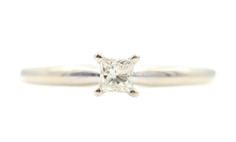 1/5 ct Princess Cut 10KT White Gold Classic Solitaire Diamond Engagement Ring 