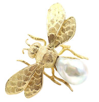 Estate 18KT Yellow Gold White Baroque Pearl Bumble Bee / Honey Bee 0.9" Brooch