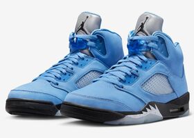 Nike Air Jordan 5 Retro UNC University Blue Size 11