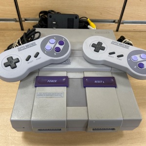 Super Nintendo SNS-001 Video Gaming Console 