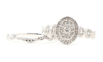 0.70 ctw Round Diamond Oval Cluster Halo 10KT White Gold Wedding Ring Set 3.7g 