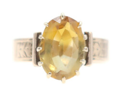 Estate Solitaire 2.10 Ct Oval Cut Citrine 10KT Yellow Gold Gemstone Ring - 2.37g