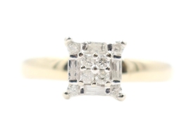 Estate 10KT Yellow Gold 0.32 ctw Round & Baguette Cut Diamond Engagement Ring 2g