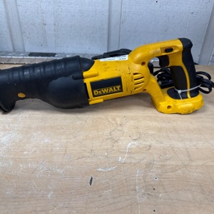 DEWALT DC385 / RECIPROCATING SAW