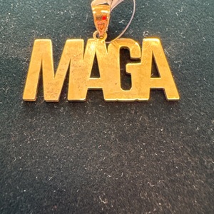  Maga Pendant