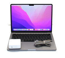 Apple MacBook Air 2022 13 Inch M2 8GB 256GB Space Gray Laptop Computer 