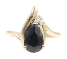 Women's 0.40 Ctw Teardrop Onyx & Round Diamond Accent 14KT Yellow Gold Ring 2.6g