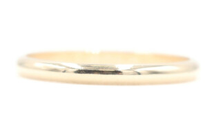 High Shine 14KT Yellow Gold 2.1mm Thin Classic Wedding Band Ring Size 7 7/8 T-B