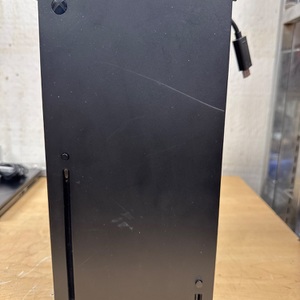 MICROSOFT XBOX SERIES X 1882 / GAMING CONSOLE