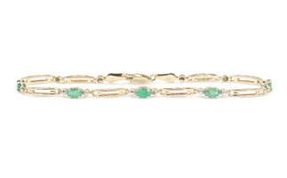 Women's 10KT Gold 0.75 Ctw Natural Oval-Cut Emerald & Diamond Accent Bracelet 7"