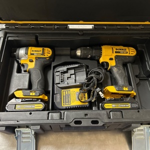 Dewalt DCD771/DCF885 20V Lithium Ion Combo Kit