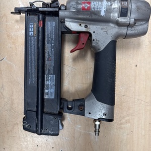 PORTER CABLE BN200C / BRAD NAILER
