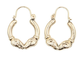 Women's Estate 14KT Yellow Gold Pair of Kissing Rams 0.9" Round Hoop Earrings