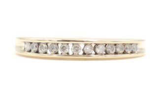 Channel-Set 0.21 Ctw Round Diamond 3mm Thin 14KT Yellow Gold Wedding Band Ring