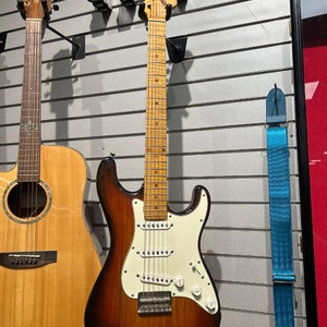 NEW ENGLAND CUSTOMS SUNBURST Electric Guitar W/Case
