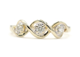 Women's 3-Stone 0.13 Ctw Round Diamond 10KT Yellow Gold Twisted Band Ring 2.0g