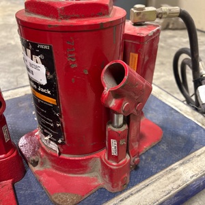 BVA 30 Ton Hydraulic Bottle Jack