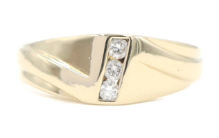 Men's Diagonal 3-Stone 0.21 Ctw Round Diamond 14KT Yellow Gold Wedding Band Ring