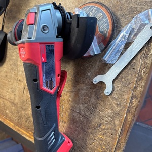 MILWAUKEE 2888-20 / M18 GRINDER