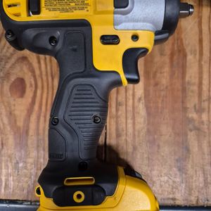 DeWalt DCF813 12V Max Cordless Impact Wrench Kit 2 BATTERIES