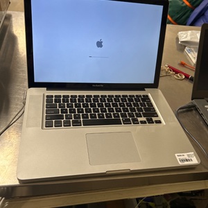 Apple MacBook Pro Laptop 15.6" i7 Processor