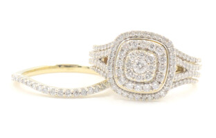 10KT Yellow Gold 1.70 ctw Round Diamond Triple Halo Cluster Wedding Ring Set 