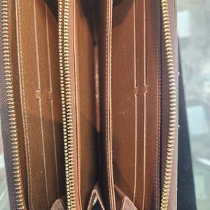 Louis Vuitton Monogram Canvas Zippy Wallet