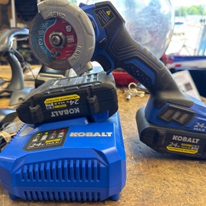 KOBALT MULTI MATERIAL SAW WITH BATTERY AND CHARGER