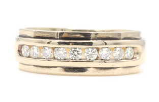 Men's 1/2 TW Round Cut Diamond 10KT Yellow Gold Scalloped Channel Band Ring 7.7g