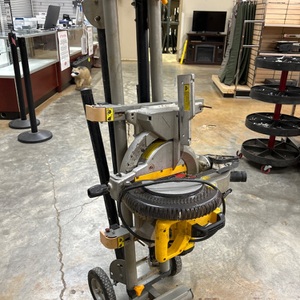 Dewalt DWS713 12" Electric Miter Saw W/Stand