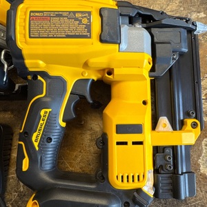 DEWALT NAILER / JIG SAW COMBO KIT