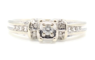 0.14 ctw Round Diamond 10KT White Gold Round Women's Engagement Ring - 3.1g 