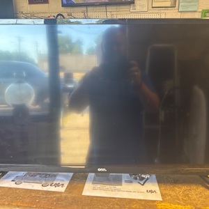 ONN 100012589 / 32INCH SMART TV