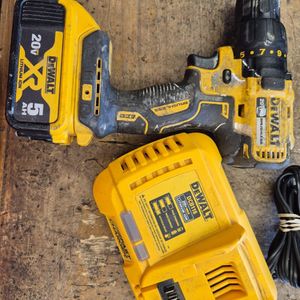 Dewalt DCD777 20V MAX* Brushless Cordless Compact Drill/Driver Kit