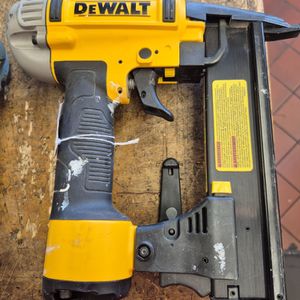 Dewalt DWFP1838  Pneumatic 18-Gauge 1/4 in. Crown Corded Stapler
