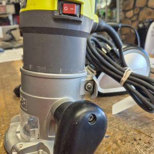 Ryobi R1631G 8.5 Amp 1-1/2 Peak HP Fixed Base Corded Router