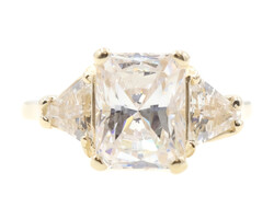 6.50 ctw Emerald and Trilliant Cut Cubic Zirconia CZ 14KT Yellow Gold Ring 4.2g