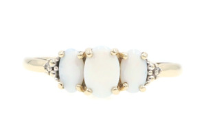 Natural 0.40 Ctw Oval Cabochon Opal & Round Diamond 10KT Yellow Gold Ring THL