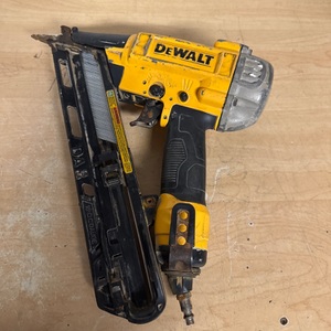 DEWALT DWFP72155 / FINISH NAILER