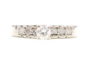 Women's 0.52 Ctw Round Cut Diamond 14KT White Gold Engagement Ring LIM - 3.03g