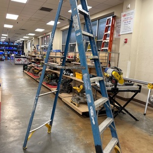 Werner 8' Fiberglass Step Ladder