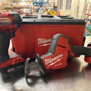 Milwaukee 18V Lithium Ion Hacksaw & Impact Wrench Combo (Packout Charger)