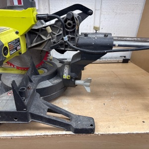 RYOBI TSS103T / COMPOUND MITRE SAW