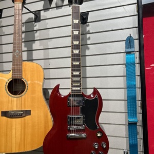 2013 Gibson Les Paul Electric Guitar- Cherry Red- W/Case