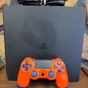 SONY CUH-2215B / PS4 SLIM GAMING CONSOLE