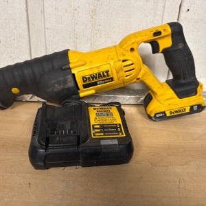 DEWALT DCS380 / RECIPROCATING SAW