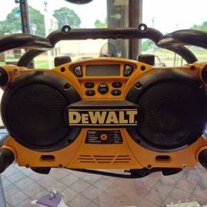 Dewalt dc011 JOBSITE RADIO