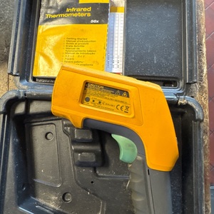 FLUKE 568 Contact & Infrared Temperature Gun