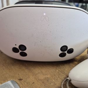 Oculus P97 HAS VISIBLE SCRATCHES AND DAMAGE IN LENSES