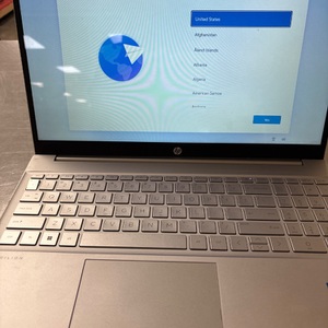 HP 15-eg0047nr laptop w/charger